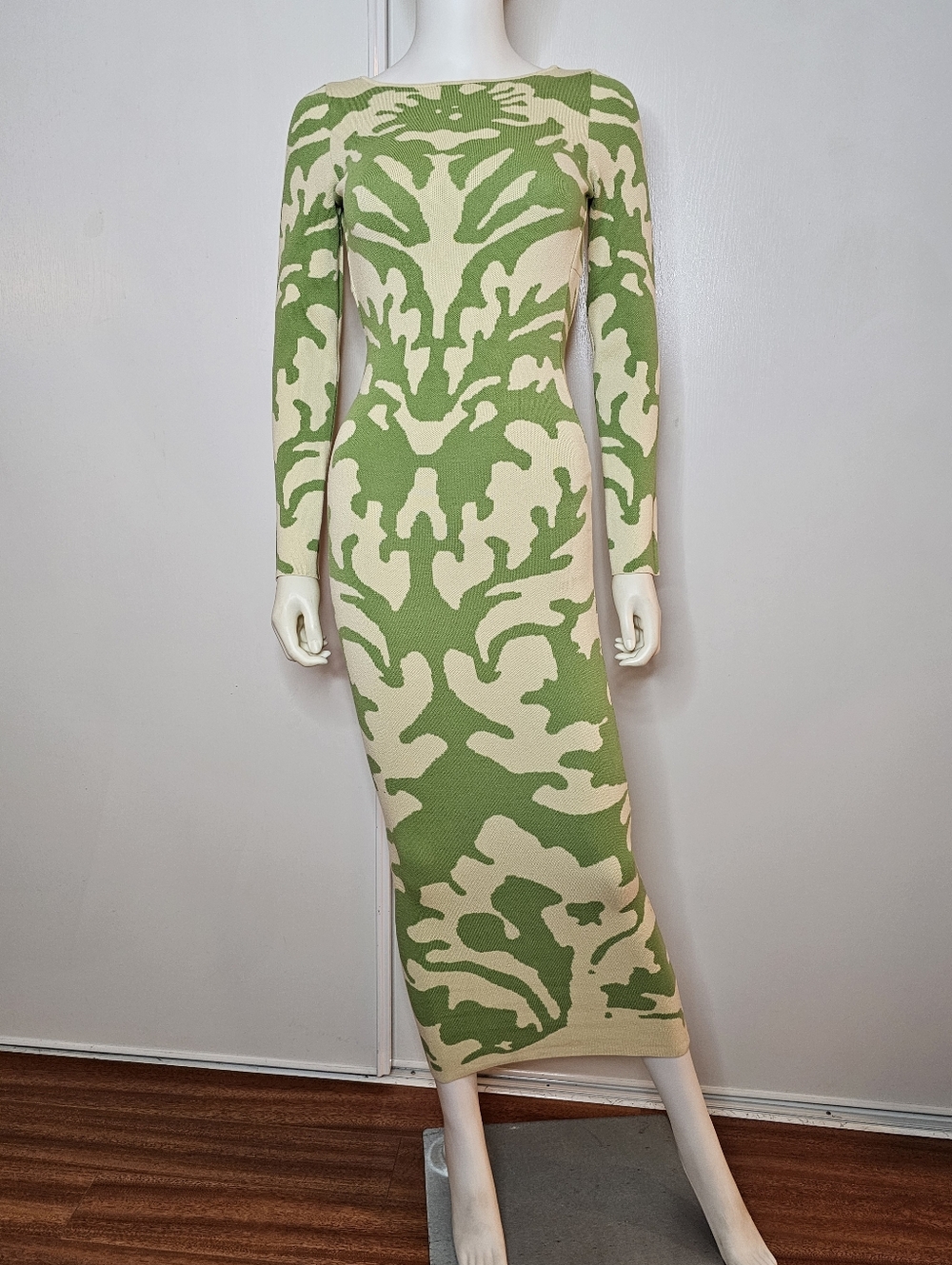 NWOT Hera Collection Green & Cream Cutout Back Long Sleeve Bodycon Dress Size S - Picture 5 of 10